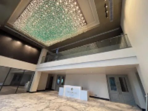 더 수프림 호텔 앤드 뱅큇