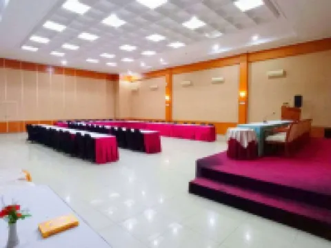 Royal Denai Hotel ブキティンギのホテル