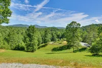 Hilltop Home w/ Panoramic Forest & Mountain Views! - 4 étoiles