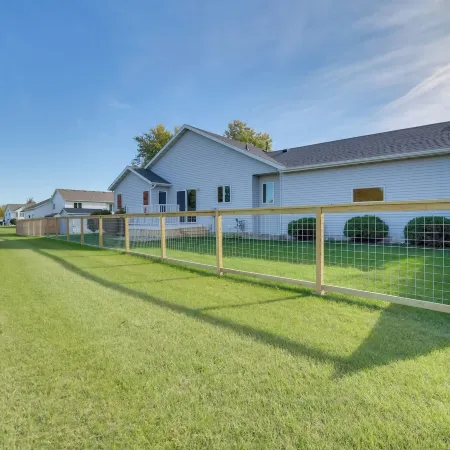 5 Mi to Dtwn Pet-Friendly Wheatland Twin Home!