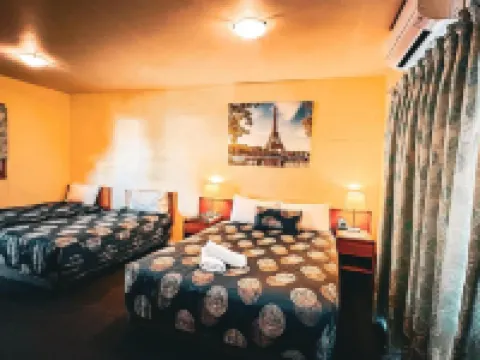 Mountain Creek Motel Bar & Restaurant Hotels in Bright