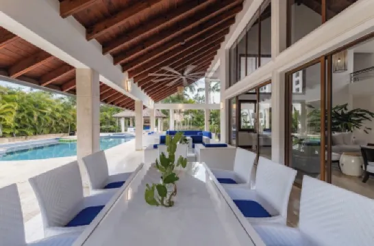 Casa De Campo - Stunning Mansion Walking Distance to the Beach Hotels in 