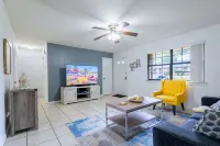 Peaceful 2 Bed, 1 Bath located in midtown, 5 miles from Stadium.