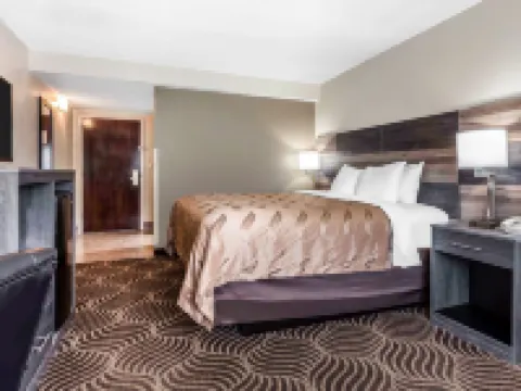 Quality Inn & Suites Hotels in Salisbury