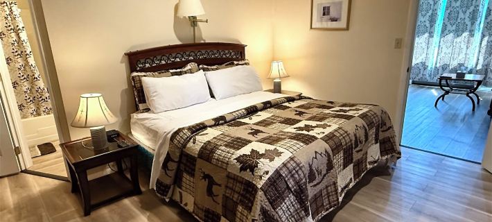 Skaneateles Inn on 20 Hotels in Cayuga County