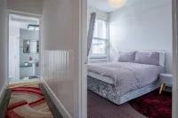 Skyfall - 2 Bedroom Apartment - Milford Haven - Apartments
