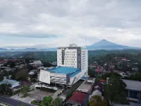 Luwansa Hotel and Convention Center Manado - parking