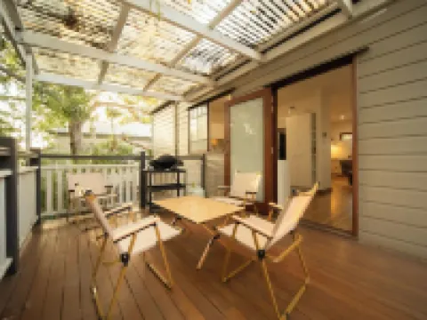 House of Fairy Wren - Fully renovated charming Queenslander! 10 Mins to BNE CBD! Hotels in Annerley