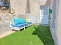 Sea view apartment with terrace and garden Hotels in Corbara