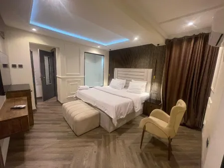 Charming 2-bedroom apartment with AC, WiFi in British town wuse 2 Abuja..