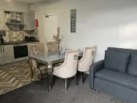 Telford Tranquility Apartment Flat 3 for 4 Guests Hotel a Newport