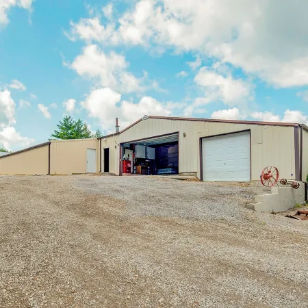Murphysboro Retreat w/ Deck Near Kinkaid Lake!