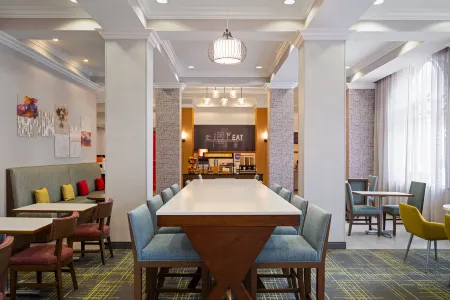 Hampton Inn Pikeville Отели в г. Пайк