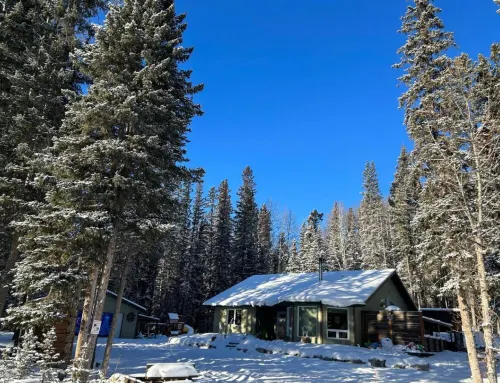 Rocky Mountain Retreat: Private 2 Acres & Hot Tub