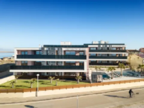 Exquisite 5-Star Luxury: Stunning 4-Bedroom Apartment with Panoramic Seaviews