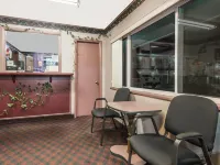 Knights Inn Ottawa