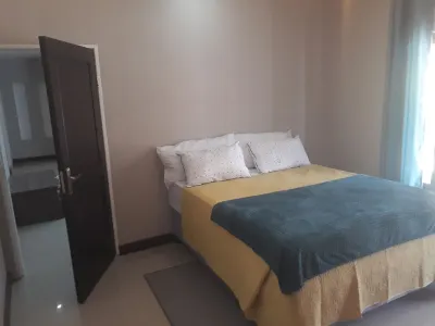 Experience Luxury with Class and Comfort with Us Các khách sạn ở 