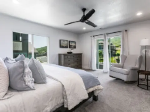 Spacious - Midway Getaway -Majestic Views  4 Bd  4.5 Bath Near Park City Resorts ミッドウェイのホテル