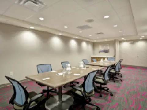 堪薩斯城KU醫療中心希爾頓惠庭套房酒店 堪薩斯城酒店