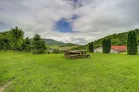 Classy Home w/ Hot Tub + Mt. Jefferson Views! - 3-Star