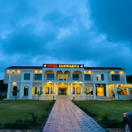 Hotel Sanwariya & family restaurant