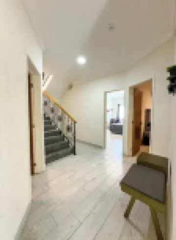 Spacious 5-bedroom house with AC, WiFi near to the beach