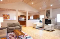 Casa del Artista - Spacious 3-bedroom house in delightful Santa Fe! Hotels in Agua Fria