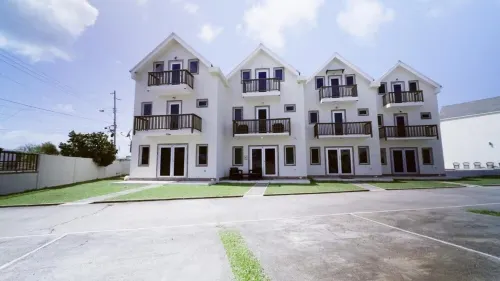 3-bedroom Oceanview villa in marvelous Crown Point Tobago with pool, WiFi, AC