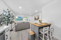 Chic & Fresh 2BSuite in Glendora