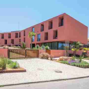 New & Bright 2Bed Ensuite, private condo with Pool Hotel Exterior