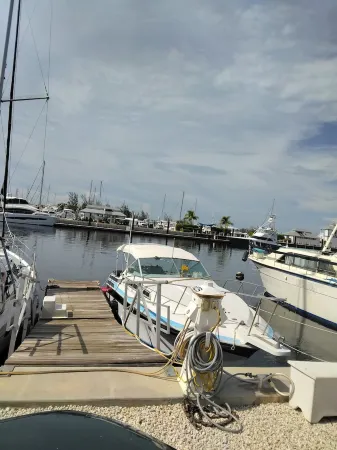 1-bedroom boat at the Perry with AC, fitness room and 2 swimming pools