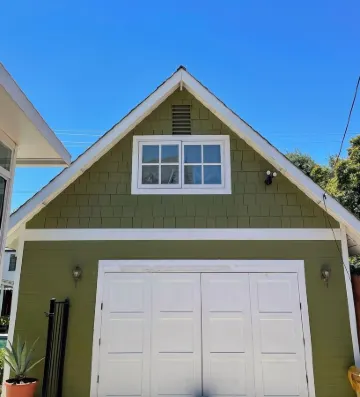 Charming Bungalow on Magnolia Avenue