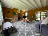 Leos Holiday Cottage - stylish cottage, sleeps 10. Pet friendly.