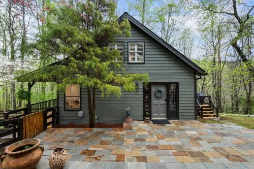 Cozy, creekside cottage in beautiful Dawsonville Các khách sạn ở Dawson County