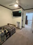 Charming 3-BR Cabin/House, Pool, creek, 35Acres with Fiber Internet in Pikeville