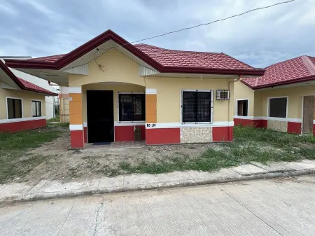 Charming 3-bedroom, 2-bathroom house in Butuan City with AC, WiFi Отели рядом с Аэропорт Банкаси