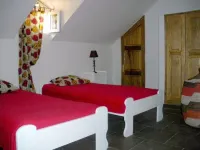 VILLA OF REVE A SMALL PRICE. DIRECT ACCESS TO BEAUTIFUL SWIMMING POOL 18X11, BEACH 300 M