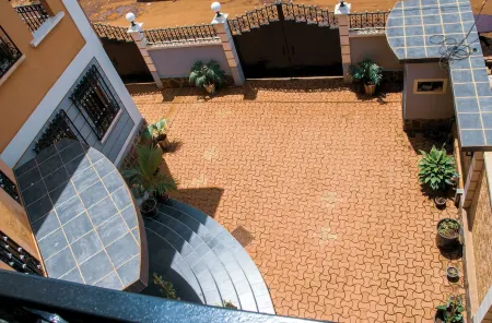 BAFOUSSAM HEART OF CITY 2P FURNISHED ANY COMFORT: RESIDENCE VICYMA