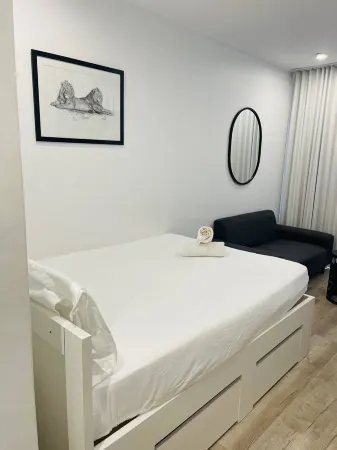 Spacious lodge in brilliant Polokwane with AC, WiFi Отели рядом с достопримечательностью «Peter Mokaba Stadium»