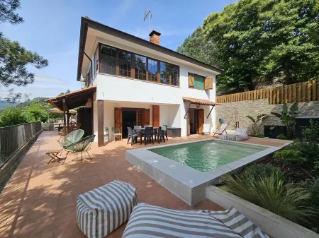 Refúgio da Caniçada - T4 River View Villa - Gerês Отели в г. Каникада