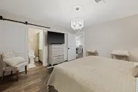 French Country Charm in Chatt Town - large space for entertaining and parking!