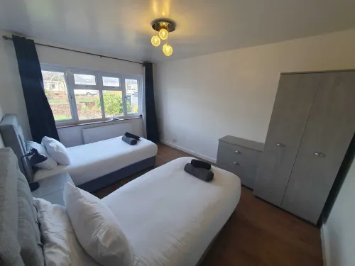 Luxury 5 - New Bedroom Chalet