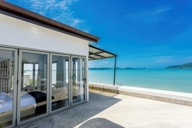 รูปภาพของที่พักรีสอร์ตระดับ 5 ดาว 4 ห้องนอน สร้างติดชายหาด วี221