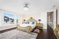 Spacious 5BR Retreat New Seattle