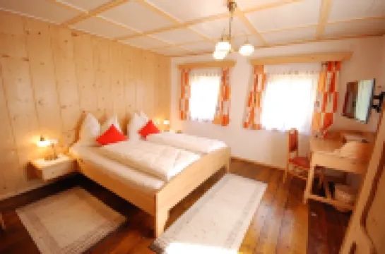 Gemütliches Ferienhaus mit Direktem Blick auf Maria-luggau und die Berge Hotels in der Nähe von Bruggen Wasserfall Klettersteig