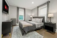 New England Traditional x Modern, 5 Bedrooms, Office, 8ppl
