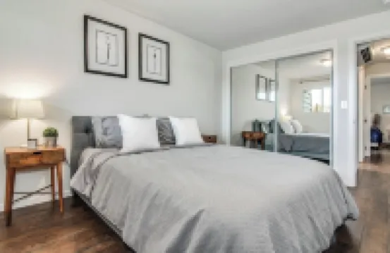 Downtown Kirkland - Modern 3rd Street Retreat