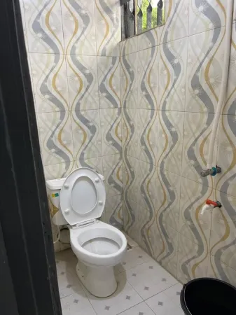 Lovely 1 Bedroom Apartment in Secured GRA Отели в г. Шагаму
