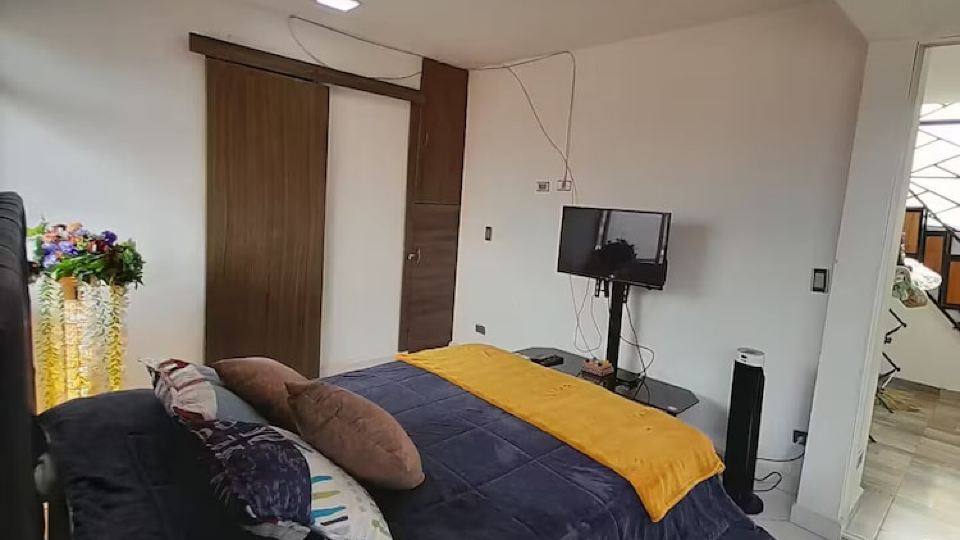Duplex with Private Terrace and City View (5th Floor)