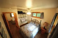 Cozy Cabin Retreat - Steps from White Potato Lake